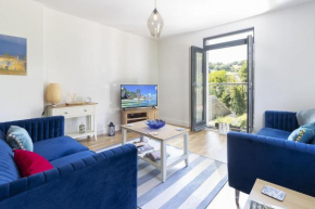 6 Oystercatcher Court